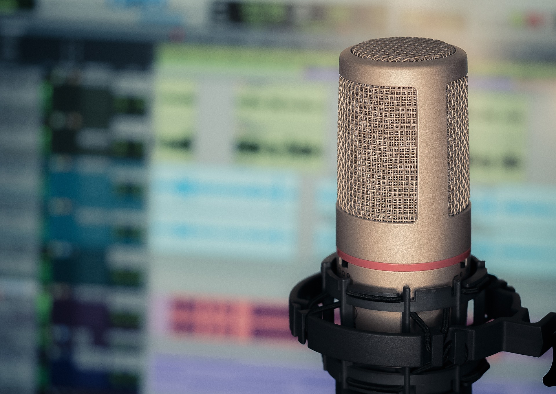 macb3t-microphone-3381837_1920